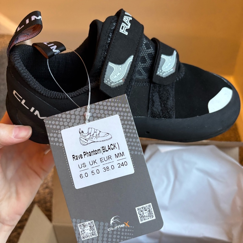 Rava Phantom Black Climbing Shoes